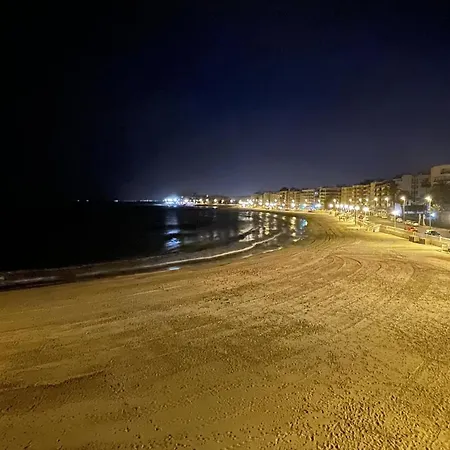 Con Encanto En La Orilla Del Mar 公寓 *